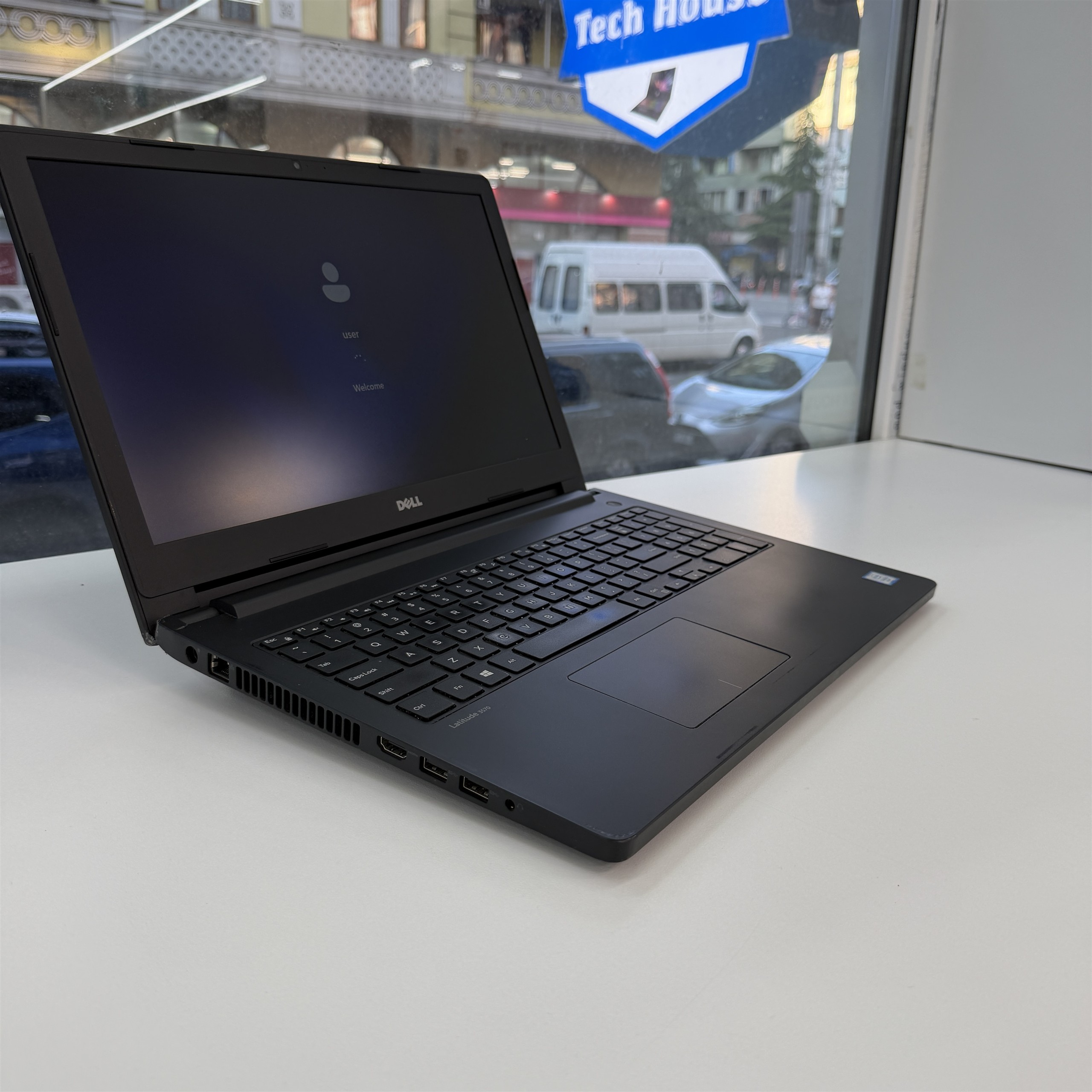 IMG_5433 Dell Latitude 3570 Core 15,6" HD, i5-6200U, 8GB RAM 240GB SSD , 52AH - Image 1