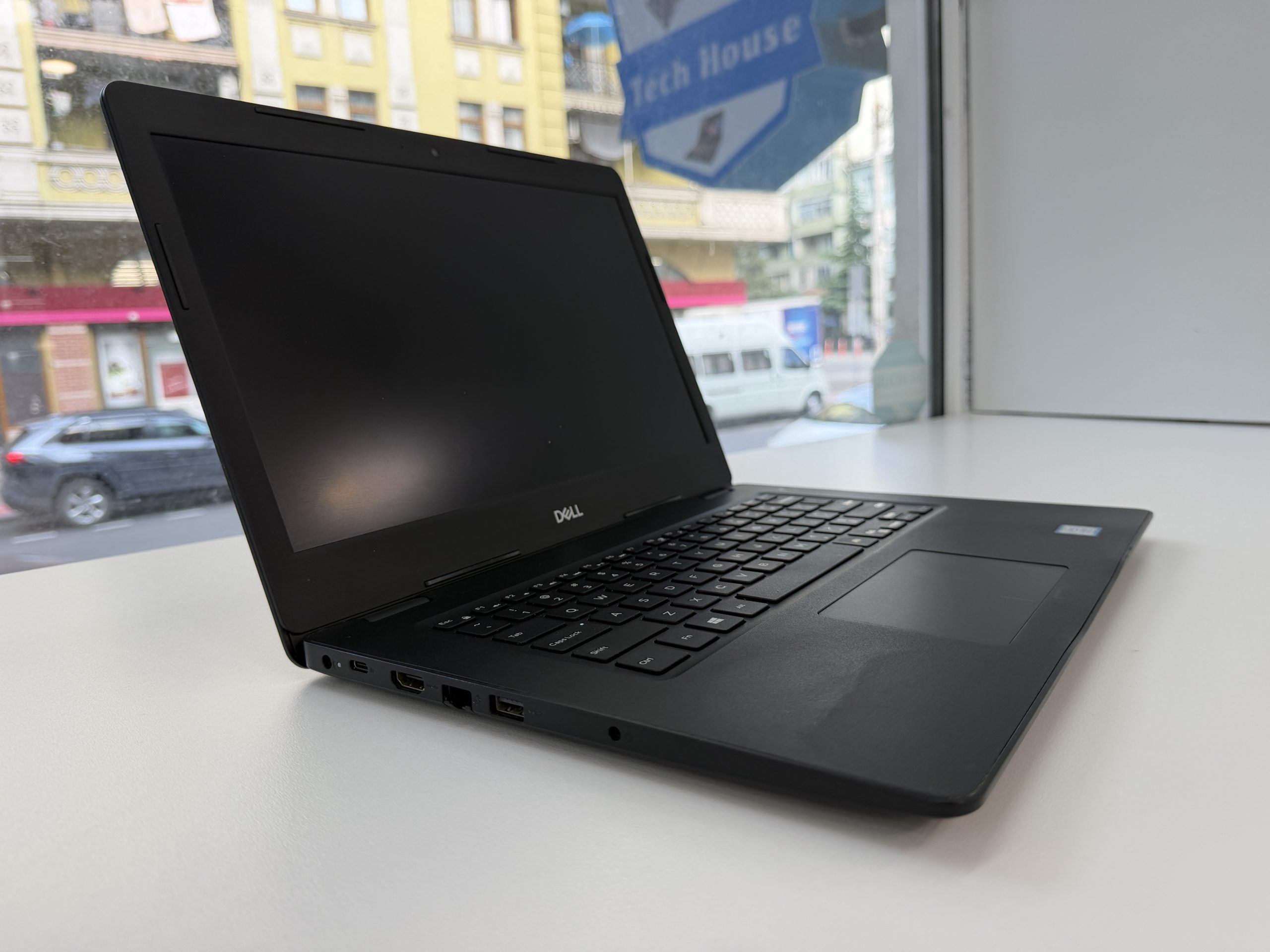 IMG_6505 Dell Latitude 3490,14" , full hd, i5 8250U, 16GB DDR4, 512GB m.2 ssd, 26AH - Image 1