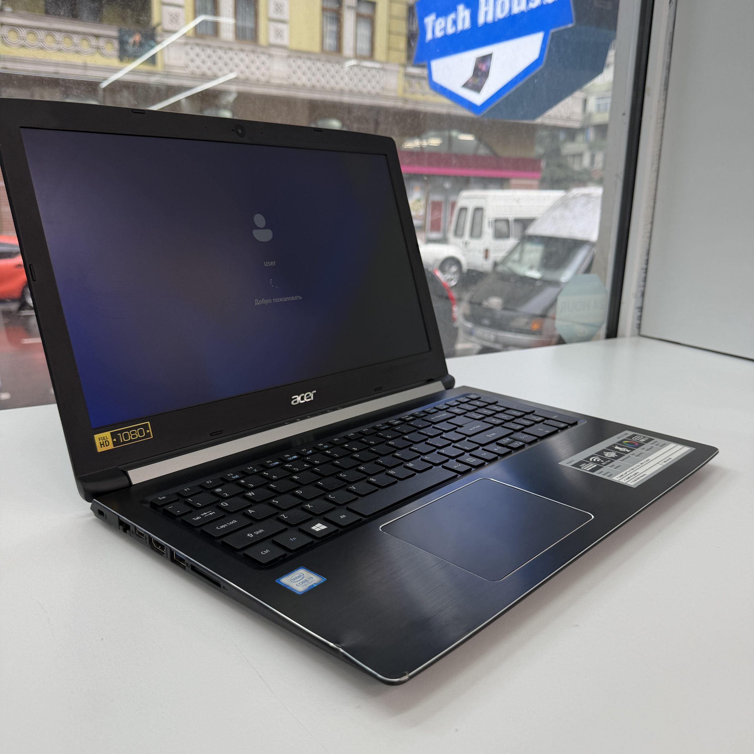 11 Acer Aspire 15.6" A515-51 i3-7100U, 8GB DDR4, 256GB SSD, 45AH - Image 1